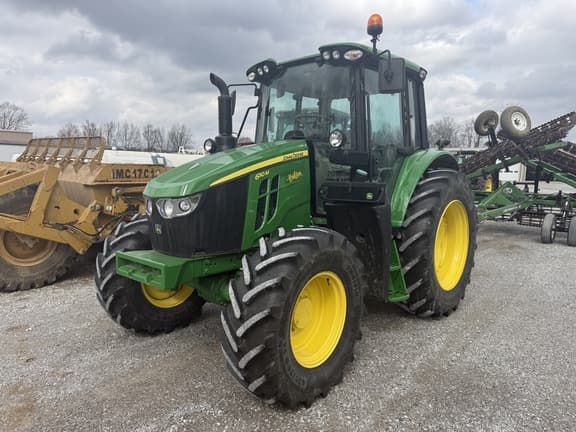 Image of John Deere 6110M equipment image 1