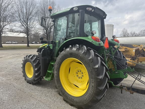 Image of John Deere 6110M equipment image 3