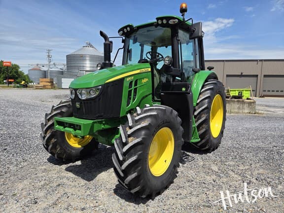 Image of John Deere 6110M equipment image 2