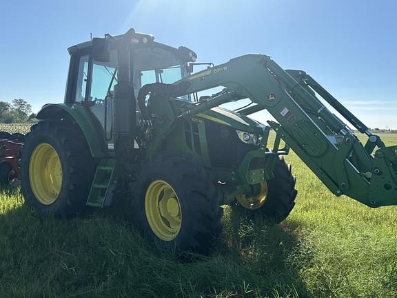 Image of John Deere 6110M equipment image 4