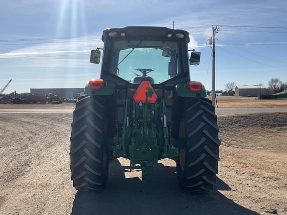 Image of John Deere 6110M equipment image 4