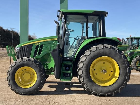 Image of John Deere 6110M equipment image 2