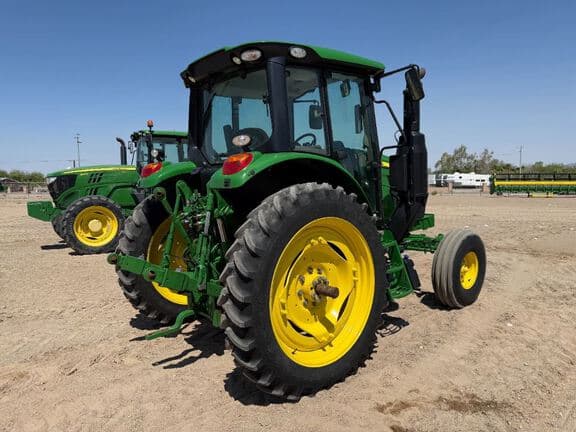 Image of John Deere 6110M equipment image 4