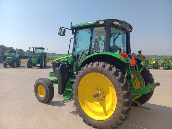 Image of John Deere 6110M equipment image 4