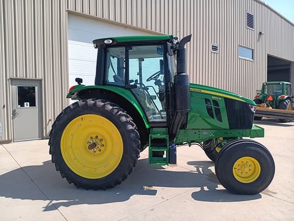 Image of John Deere 6110M equipment image 3