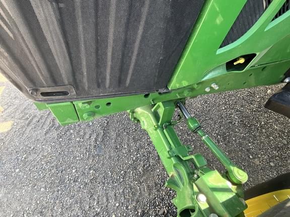 Image of John Deere 6110M equipment image 4