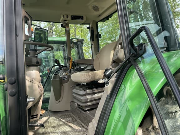 Image of John Deere 6110M equipment image 3