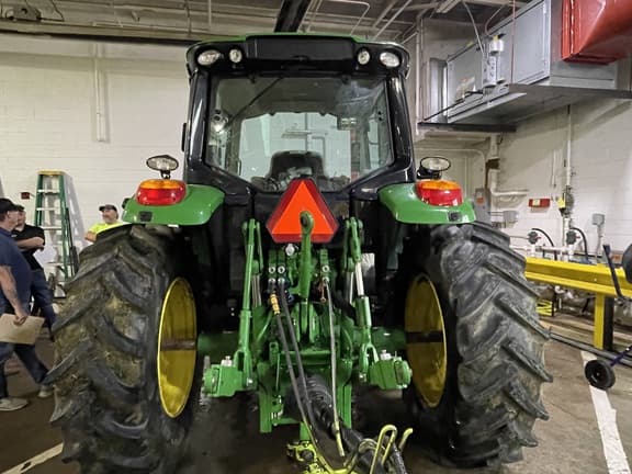 Image of John Deere 6110M equipment image 3