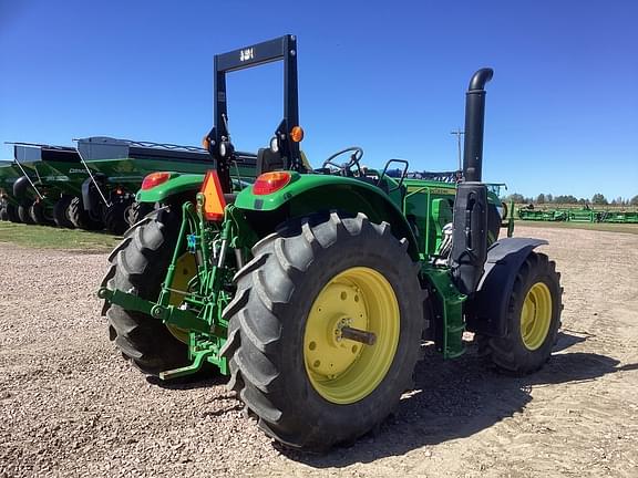 Image of John Deere 6110M equipment image 3