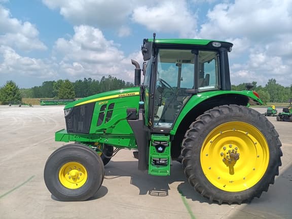 Image of John Deere 6110M equipment image 4