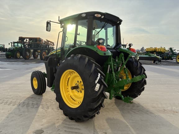 Image of John Deere 6110M equipment image 3