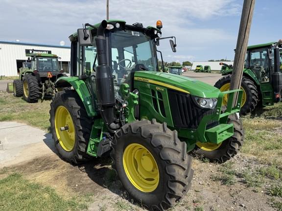 Image of John Deere 6110M equipment image 1