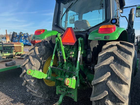 Image of John Deere 6110M equipment image 3