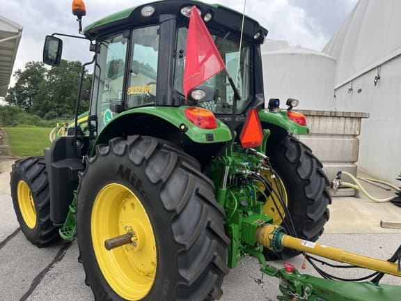 Image of John Deere 6110M equipment image 4