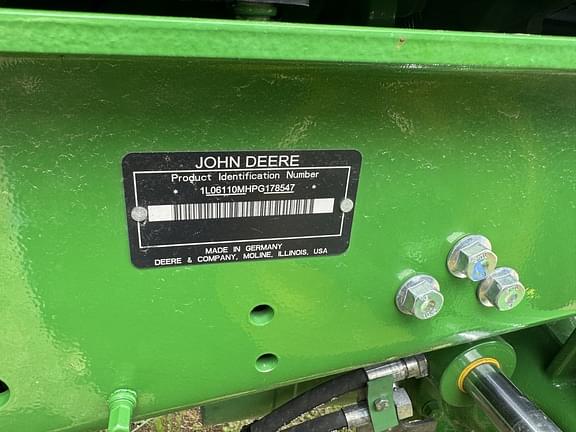 Image of John Deere 6110M equipment image 4