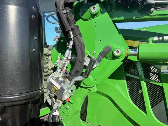 Image of John Deere 6110M equipment image 4
