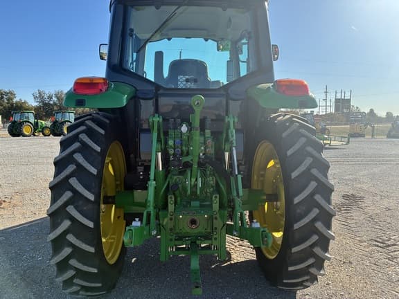 Image of John Deere 6110M equipment image 3