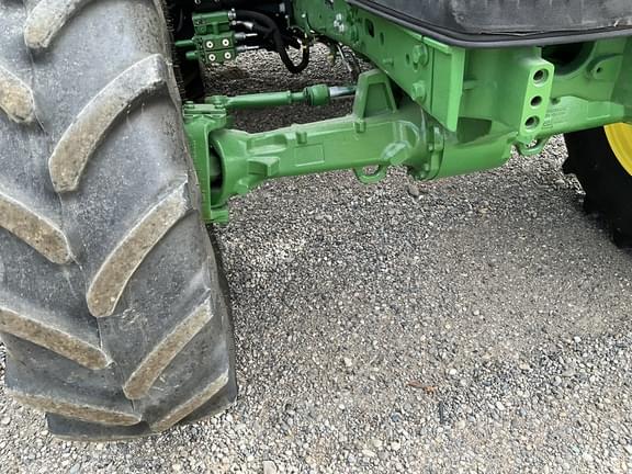 Image of John Deere 6110M equipment image 2