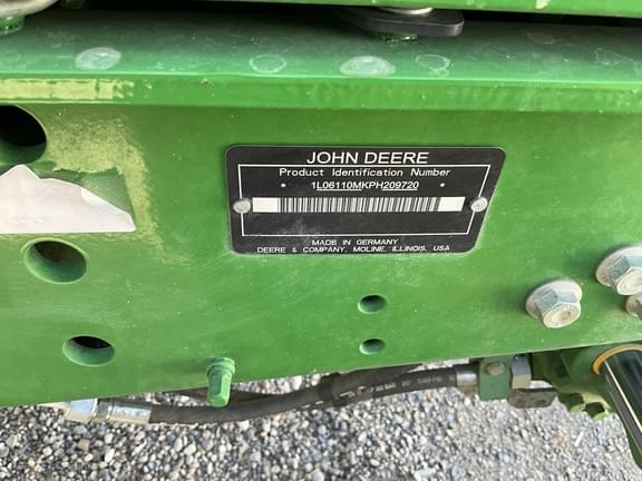 Image of John Deere 6110M equipment image 1