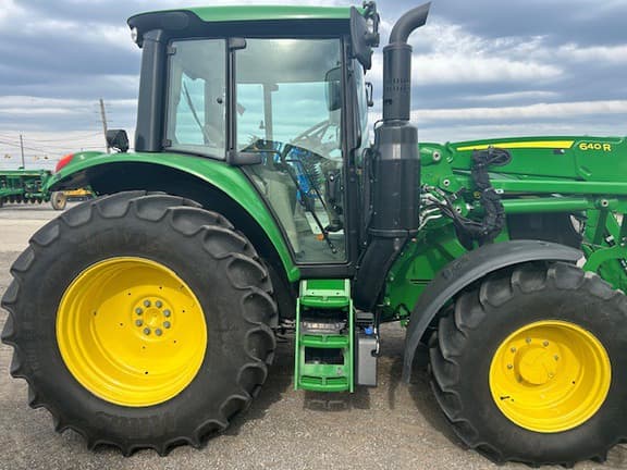 Image of John Deere 6110M equipment image 2