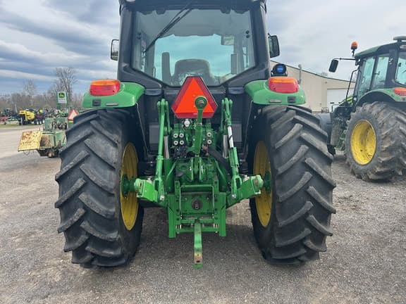 Image of John Deere 6110M equipment image 3