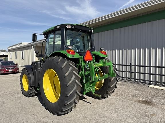 Image of John Deere 6110M equipment image 3