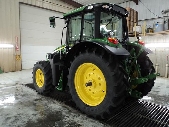 Image of John Deere 6110M equipment image 4