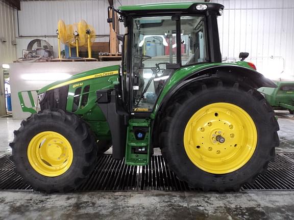 Image of John Deere 6110M equipment image 3