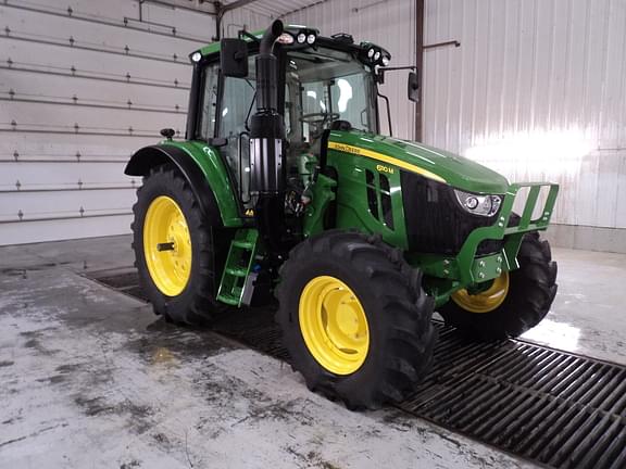 Image of John Deere 6110M equipment image 1