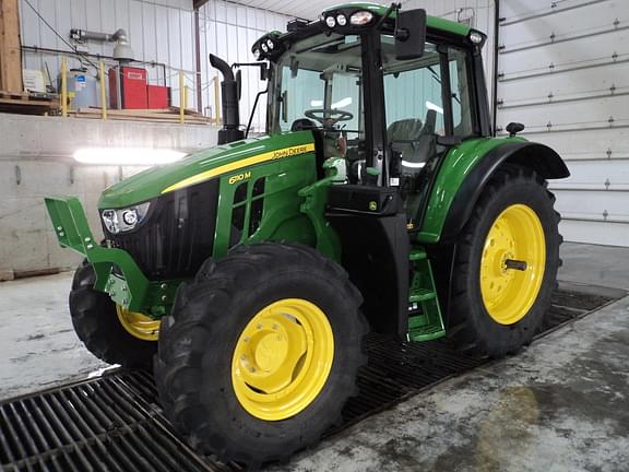 Image of John Deere 6110M equipment image 1