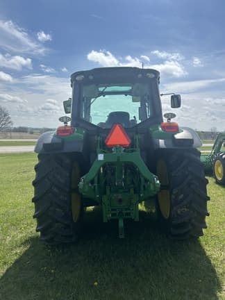 Image of John Deere 6110M equipment image 4
