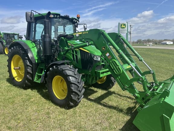 Image of John Deere 6110M equipment image 2
