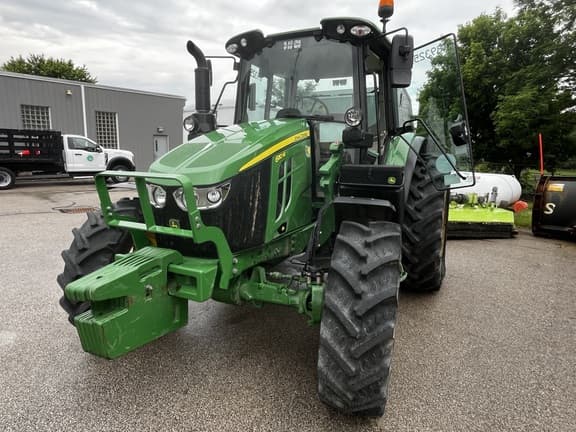 Image of John Deere 6110M equipment image 4