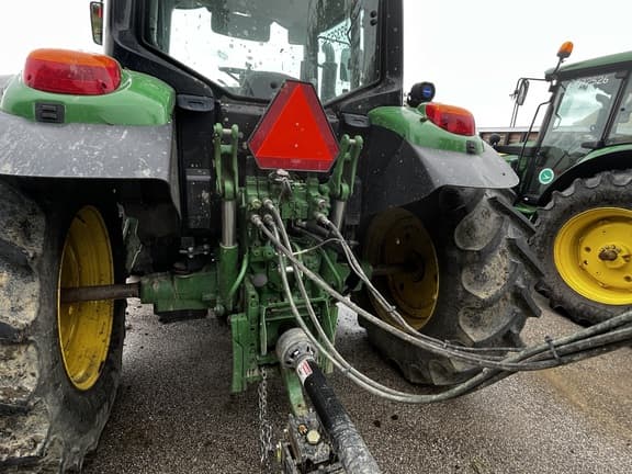 Image of John Deere 6110M equipment image 3