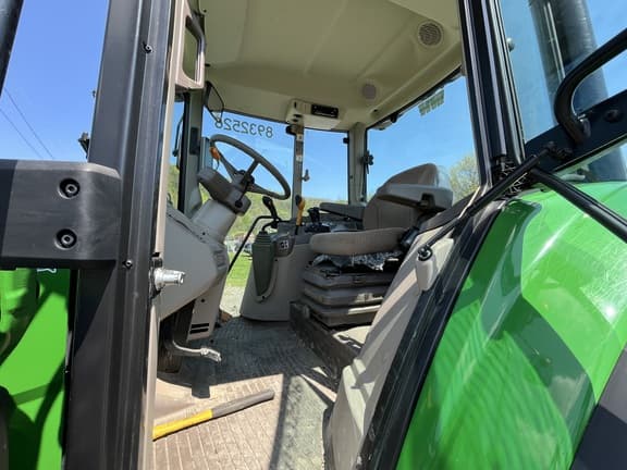 Image of John Deere 6110M equipment image 4