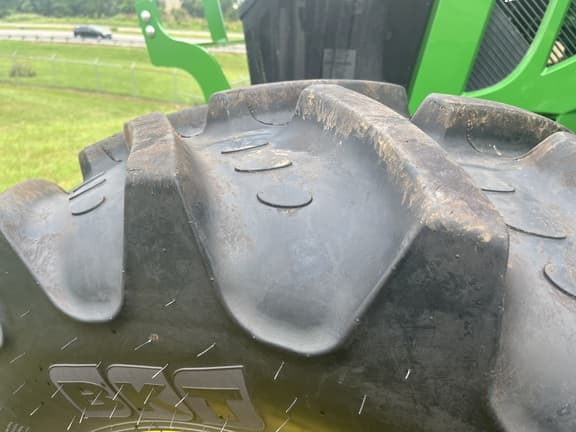 Image of John Deere 6110M equipment image 1