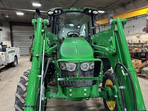 Image of John Deere 6110M equipment image 4