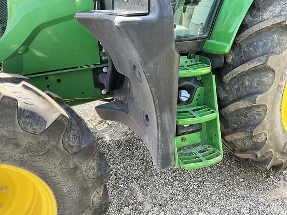 Image of John Deere 6110M equipment image 3