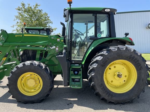 Image of John Deere 6110M equipment image 2