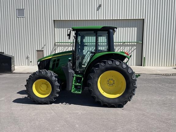 Image of John Deere 6110M equipment image 2