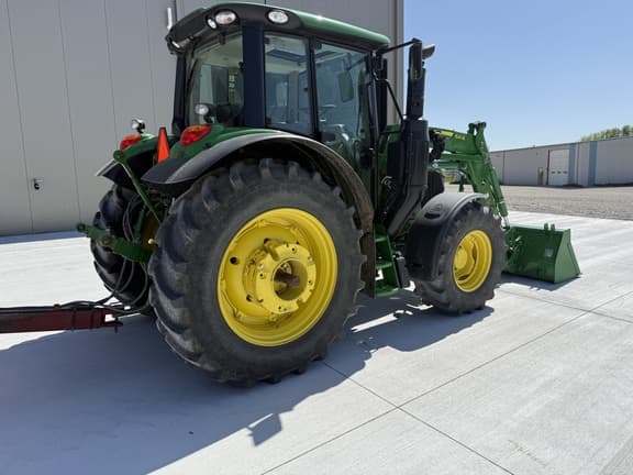 Image of John Deere 6110M equipment image 3