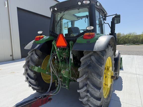 Image of John Deere 6110M equipment image 4