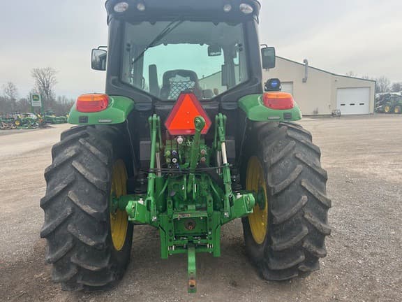 Image of John Deere 6110M equipment image 3