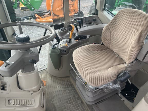 Image of John Deere 6110M equipment image 4