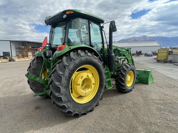 Image of John Deere 6120E equipment image 4