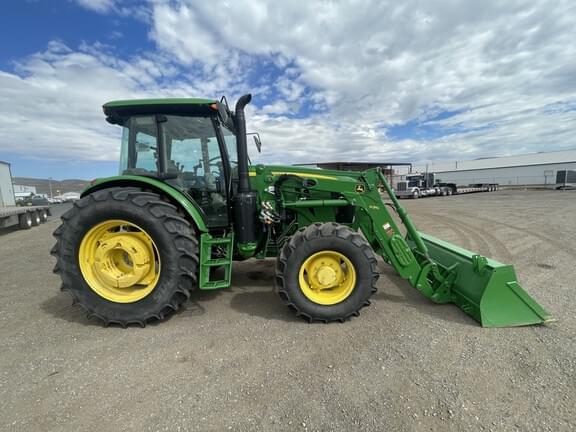 Image of John Deere 6120E equipment image 3