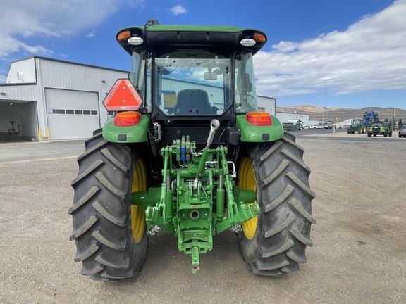Image of John Deere 6120E equipment image 3