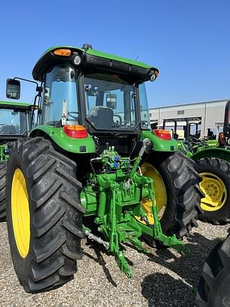 Image of John Deere 6120E equipment image 3