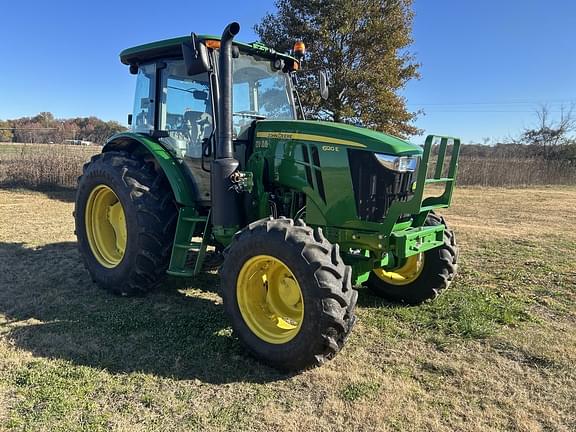 Image of John Deere 6120E equipment image 3