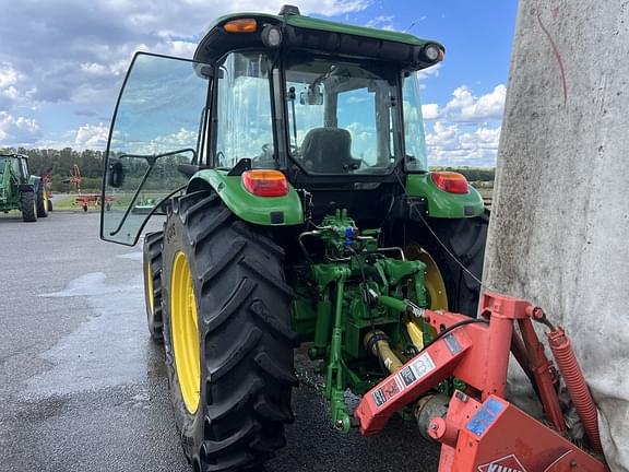 Image of John Deere 6120E equipment image 3